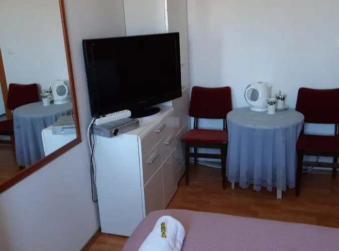 아파트 Sjor Room-delux- With A Modern Bathroom- - -lokvice 6 프리모스턴
